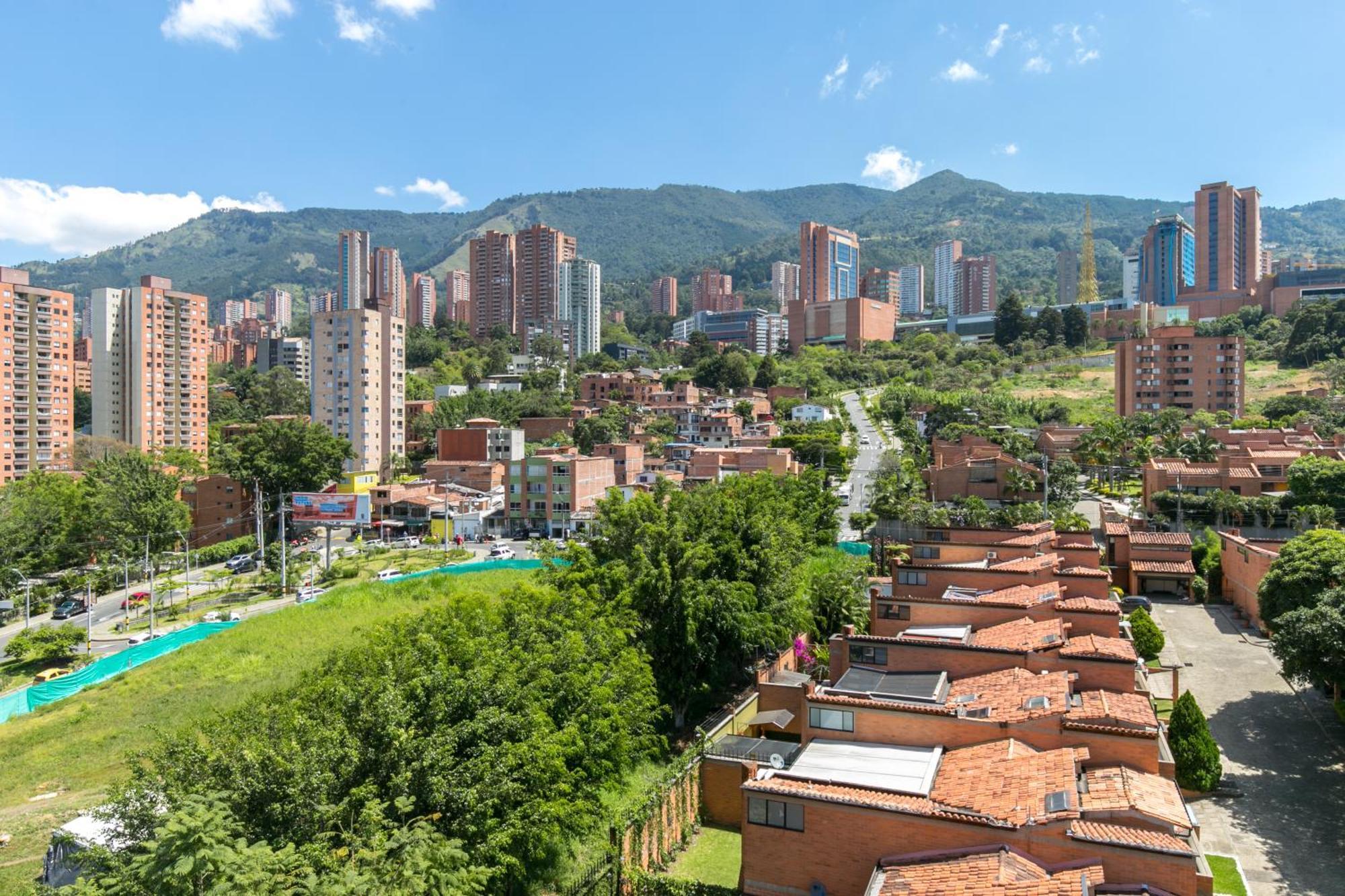 Apartamentos Borbon Suites Medellín Eksteriør billede