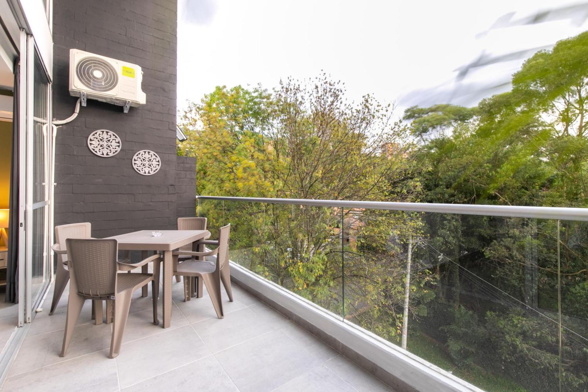 Apartamentos Borbon Suites Medellín Eksteriør billede