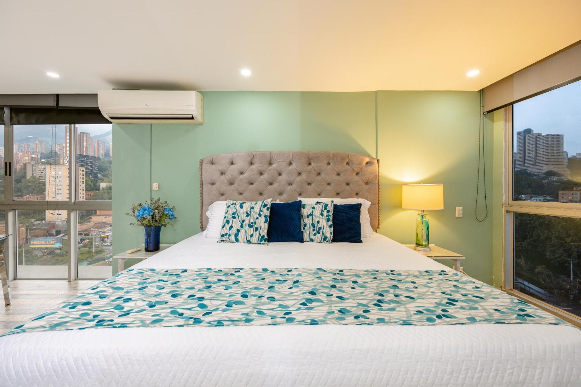 Apartamentos Borbon Suites Medellín Eksteriør billede